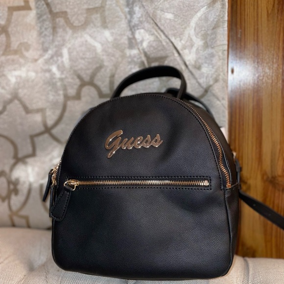 Clearing up new or rarely used things from my closet. - Picture 1 of 3